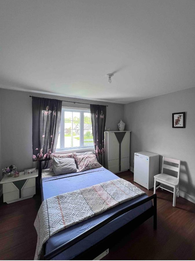 Maison Chaleureuse, Energetique Et Florale Sherbrooke Esterno foto