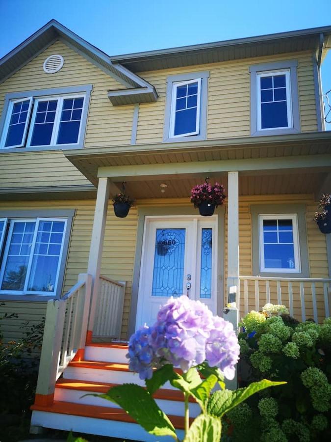 Maison Chaleureuse, Energetique Et Florale Sherbrooke Esterno foto