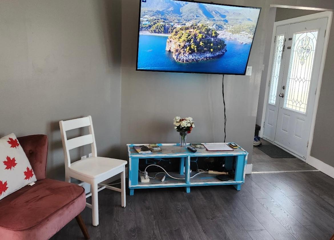 Maison Chaleureuse, Energetique Et Florale Sherbrooke Esterno foto