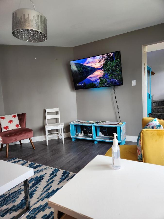 Maison Chaleureuse, Energetique Et Florale Sherbrooke Esterno foto